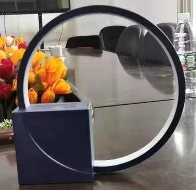 Moderne Nachttischlampe mit Weckerfunktion