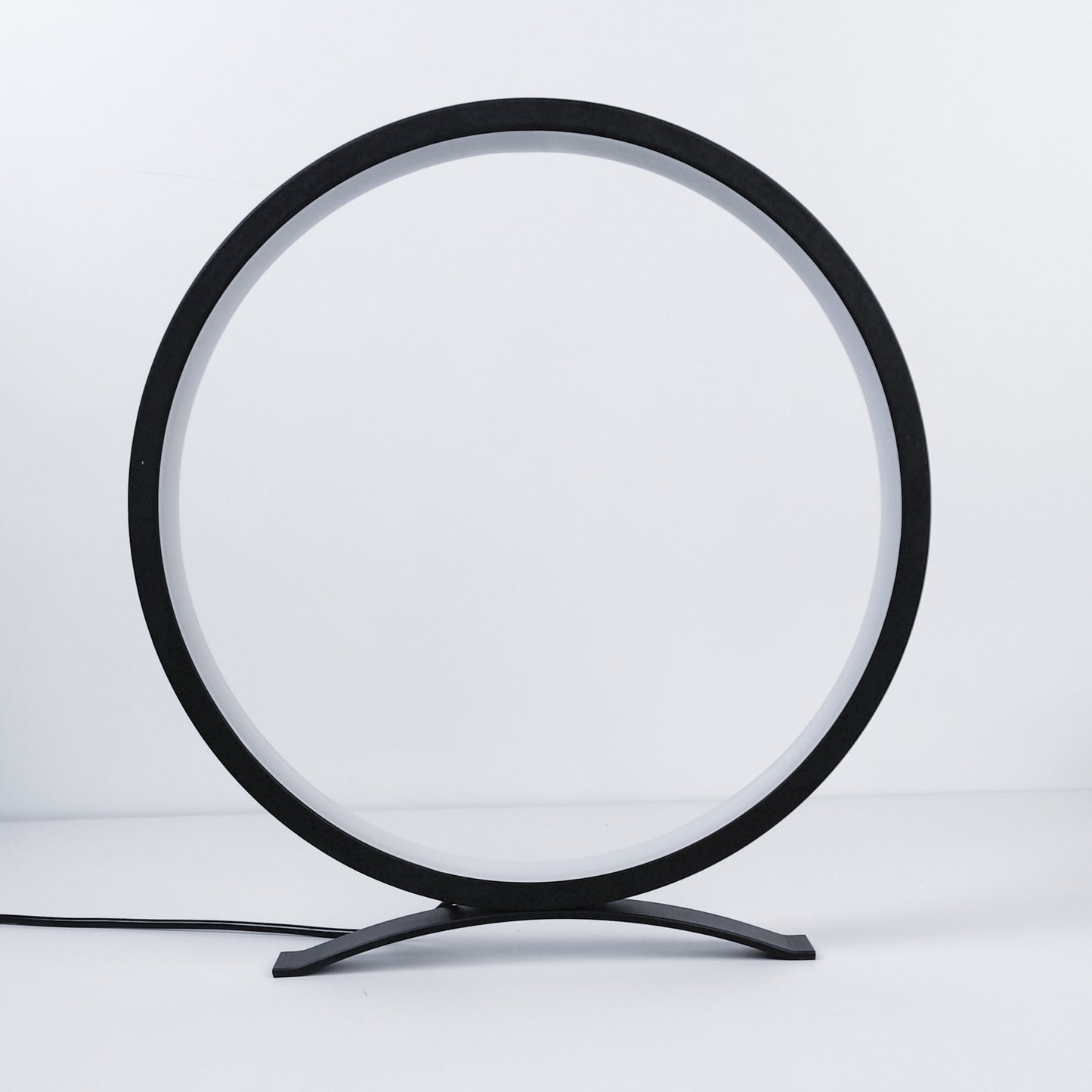 Runde moderne Tischlampe