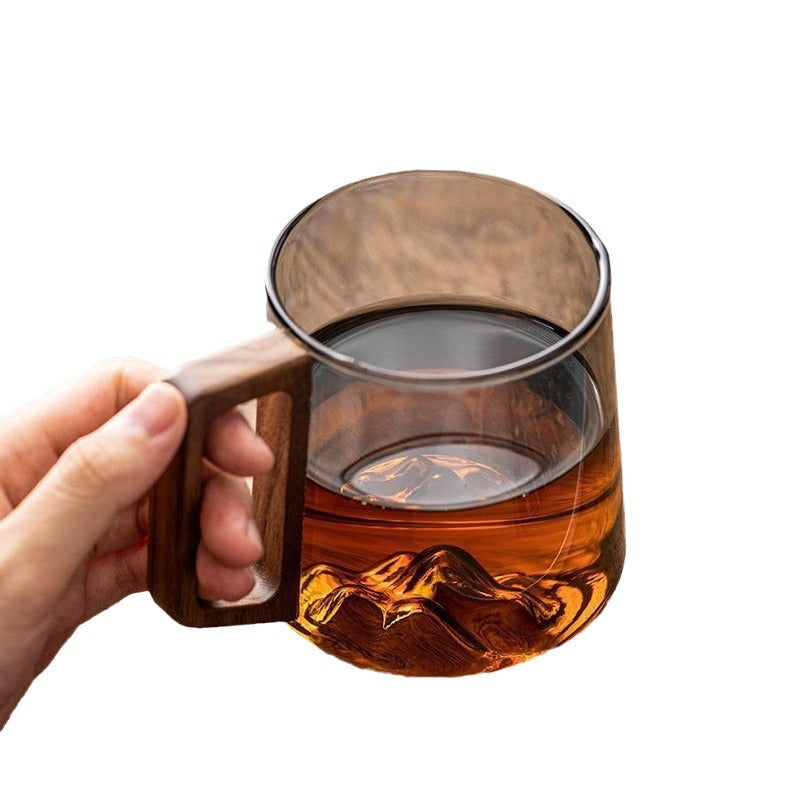 Guanshan-Glas, einlagiger Trinkbecher mit seitlichem Holzgriff