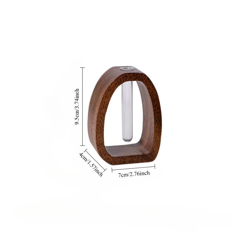 Abstrakte Vase aus Holz